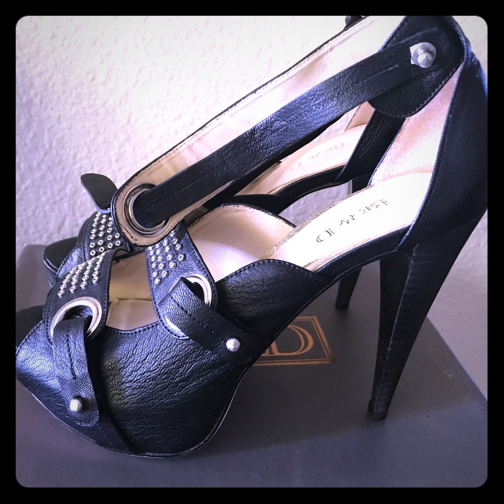 Be & D Heels